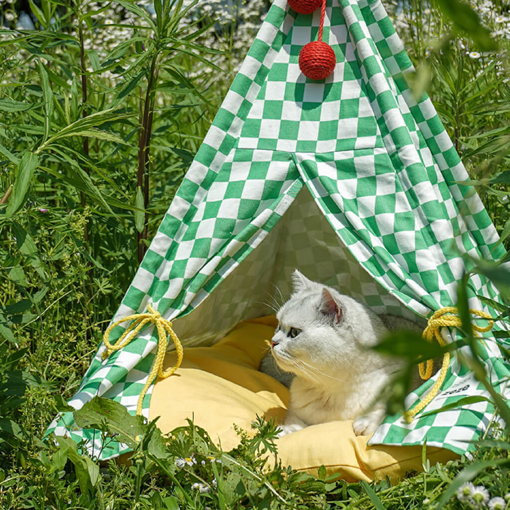 Green Check Cotton Pet Teepee — Cozy Tent Bed
