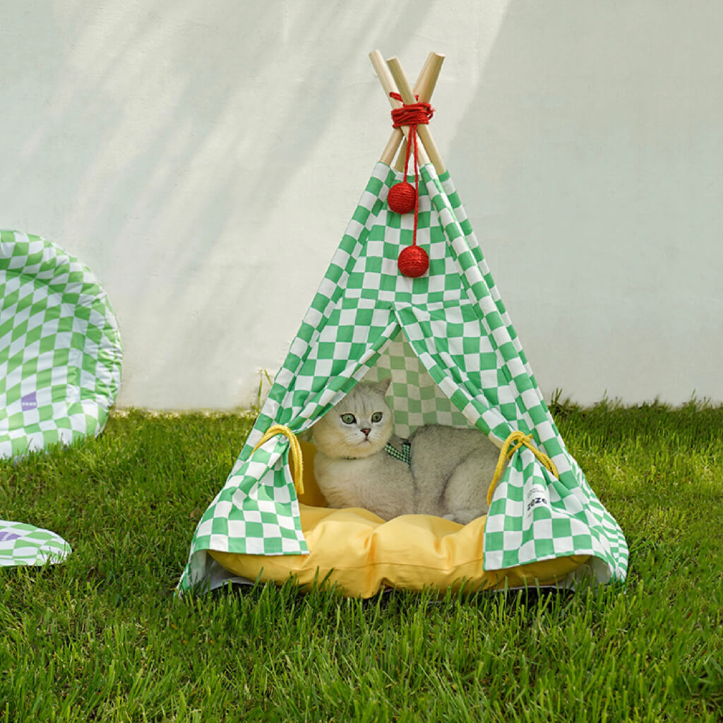 Green Check Cotton Pet Teepee — Cozy Tent Bed